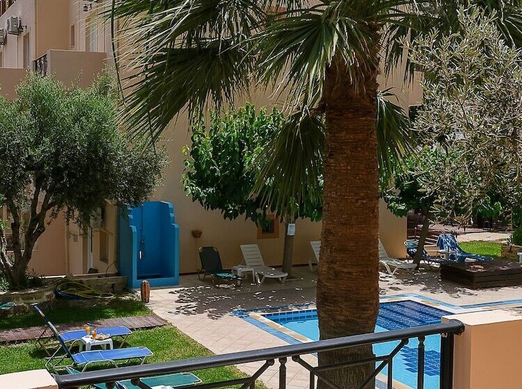 غرفة رباعية قياسية بإطلالة على المسبح, Calypso