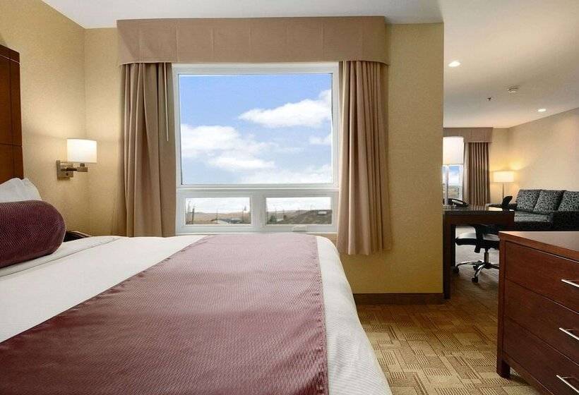 Люкс, Days Inn By Wyndham Regina Airport West