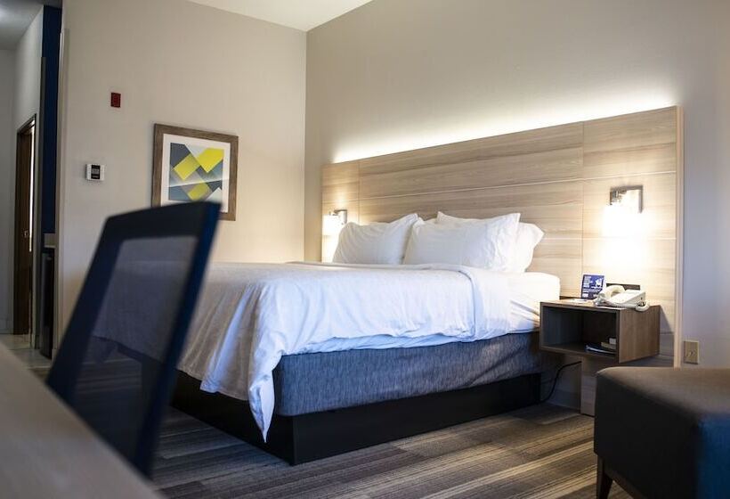 Номер Стандарт, Holiday Inn Express Hotel & Suites Sedalia, An Ihg