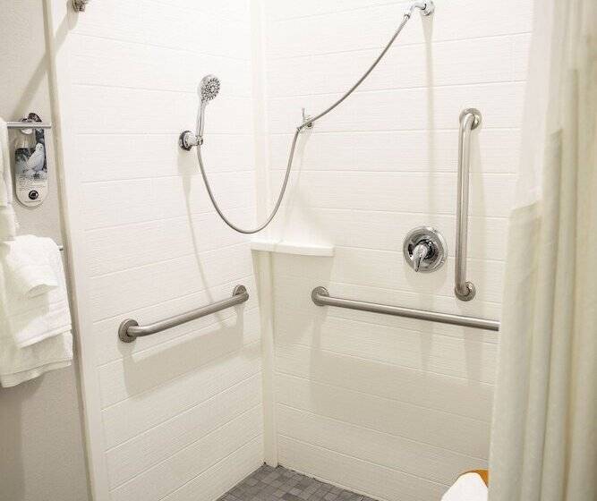 Номер Стандарт, Holiday Inn Express Hotel & Suites Sedalia, An Ihg