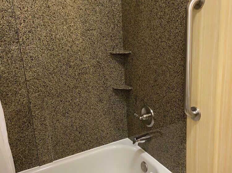 Люкс с Балконом, Holiday Inn Express Hotel & Suites Silt   Rifle, An Ihg
