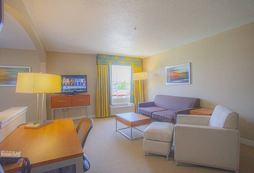 Люкс, Holiday Inn & Suites Spring   The Woodlands