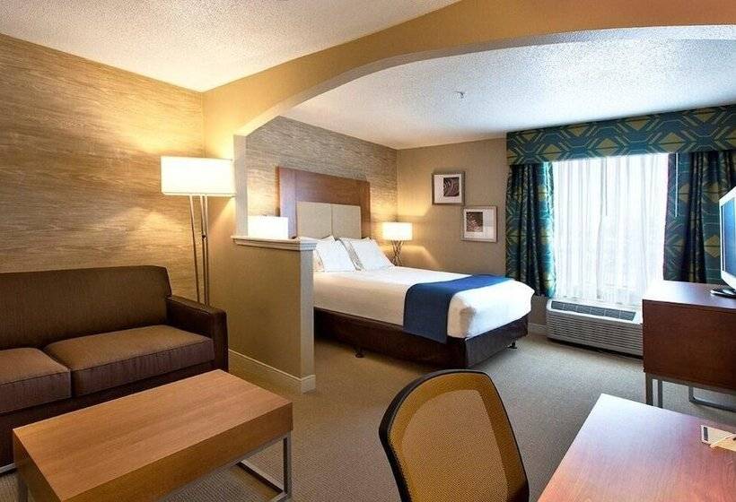 Люкс, Holiday Inn & Suites Spring   The Woodlands