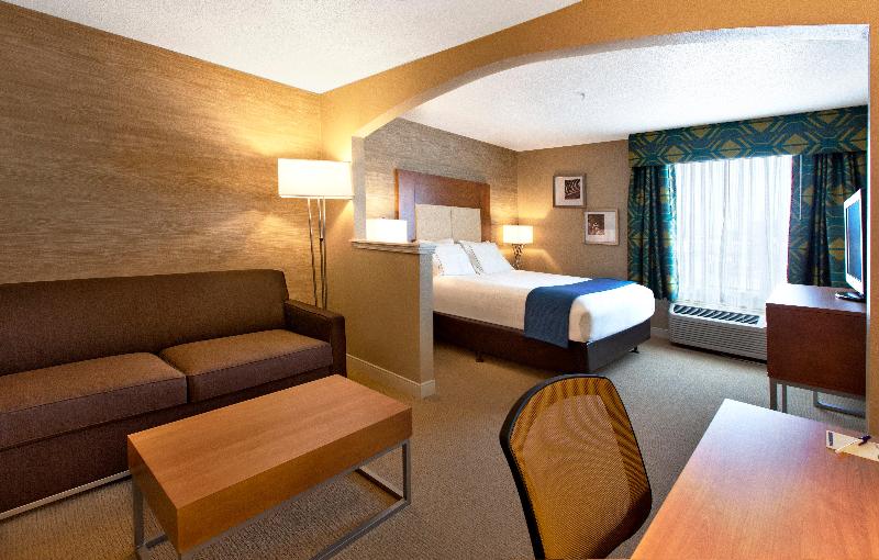 Люкс, Holiday Inn & Suites Spring   The Woodlands