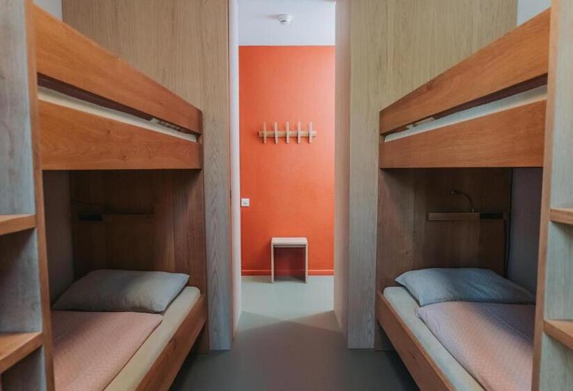 تختخواب در اتاق مشترک, Montreux Youth Hostel