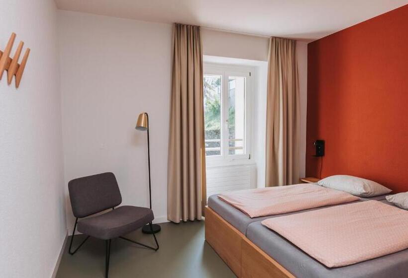 اتاق استاندارد, Montreux Youth Hostel