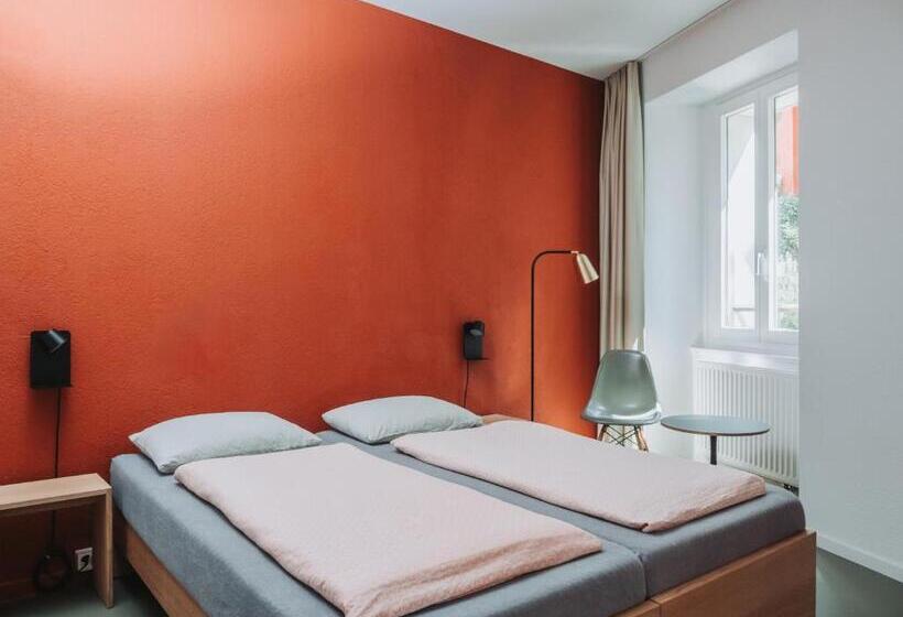 اتاق استاندارد, Montreux Youth Hostel