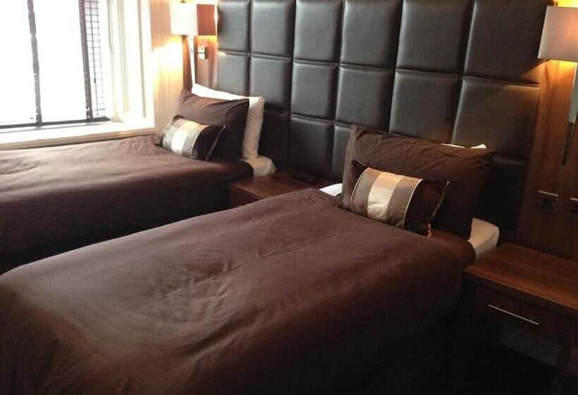 Номер Deluxe, The Fort Hotel
