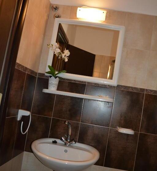 اتاق استاندارد با بالکن, Asprolithos Studios