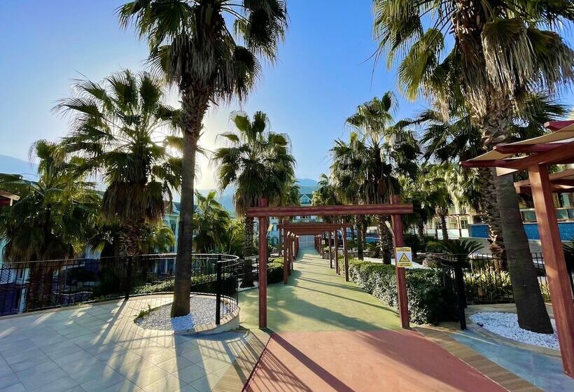 اتاق خانوادگی, Green Forest Holiday Village
