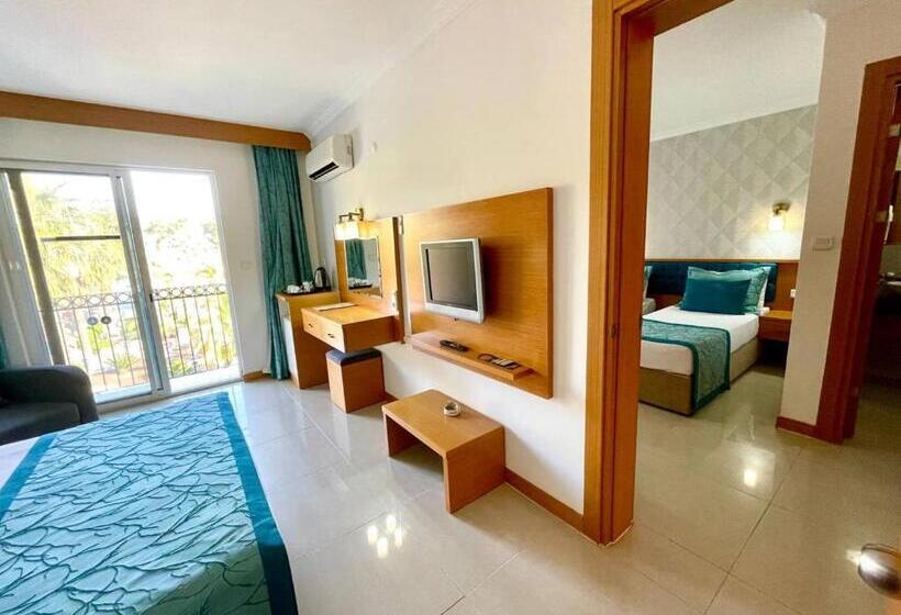 اتاق خانوادگی, Green Forest Holiday Village