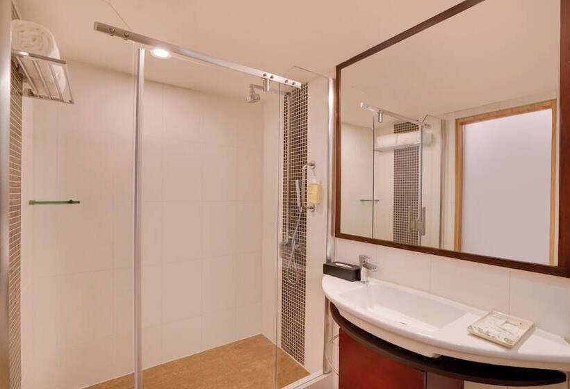Номер Deluxe, Lemon Tree Hotel, Centre Point, Jamshedpur