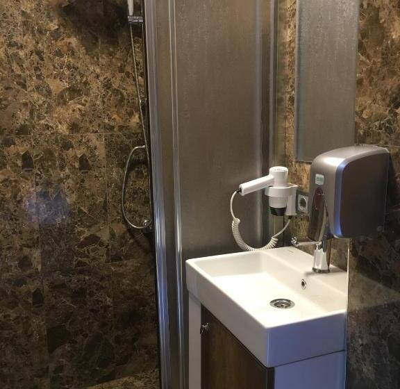 اتاق استاندارد سه نفره, Green Peace