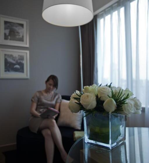 اتاق لوکس با تخت بزرگ, Wyndham Grand Bangsar Kuala Lumpur