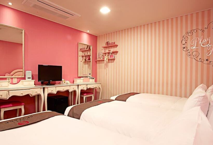 Люкс, Skypark Myeongdong 3