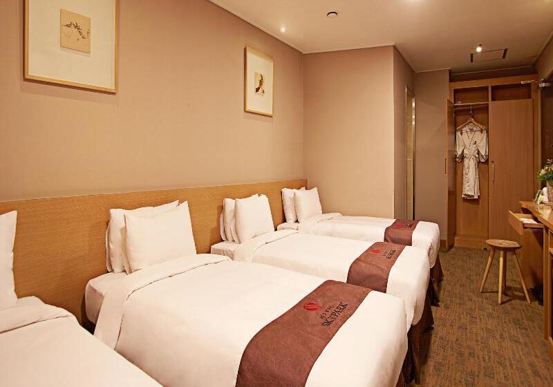 Четырехместный Номер Стандарт, Skypark Myeongdong 3