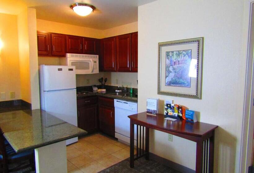 2 Bedrooms Suite 2 Bedrooms River View, Staybridge Suites Rochester University, An Ihg