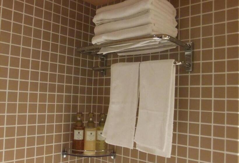 Номер Стандарт, Sutton Hotel Hakata City