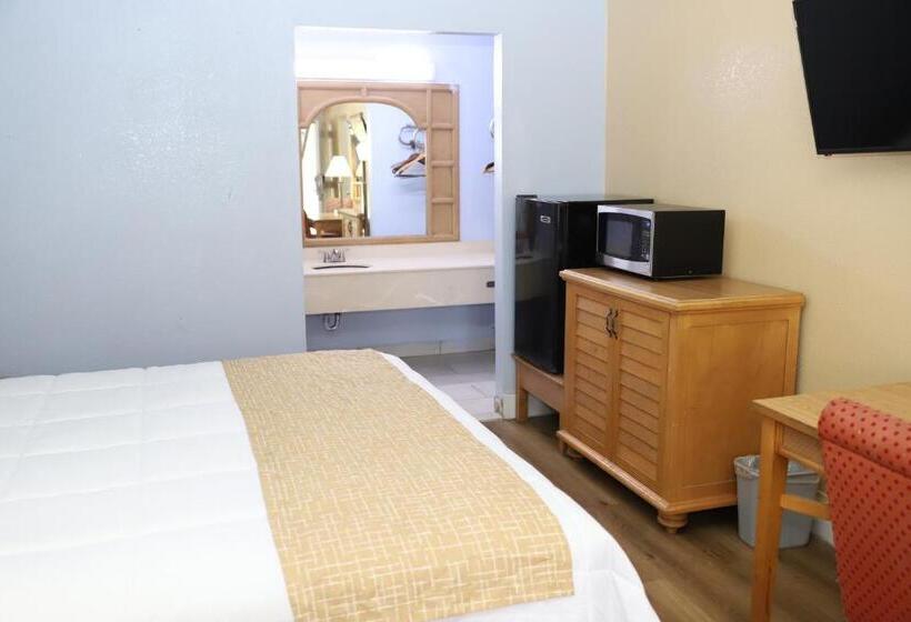 Стандартный Номер Кровать Кинг, Super 8 By Wyndham Florence Sc I 95 North   Hwy 76