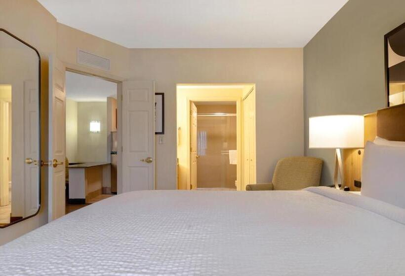 キングサイズベッドのスイートルーム, Staybridge Suites Tallahassee I 10 East, An Ihg