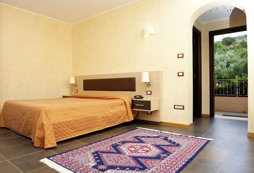 اتاق استاندارد چهار تخته, Bv Borgo Del Principe