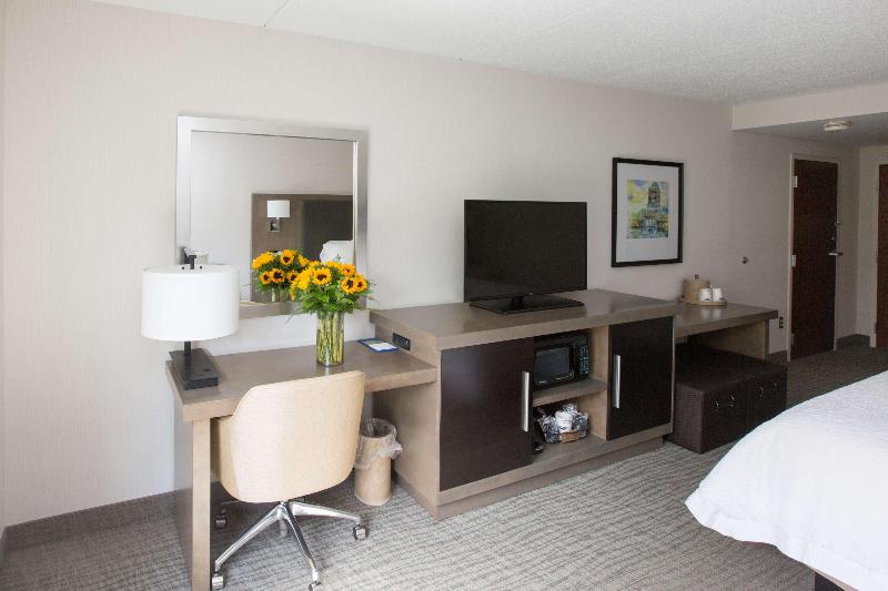 Стандартный Номер Кровать Кинг, Hampton Inn Raynhamtaunton