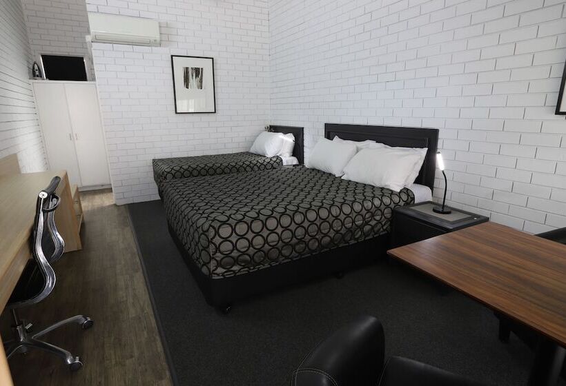 Номер Стандарт, The Town House Motor Inn