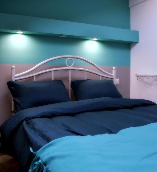 اتاق استاندارد یک نفره, Retro Hostel