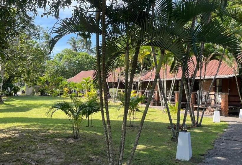 استودیوی استاندارد, Suan Ban Krut Beach Resort