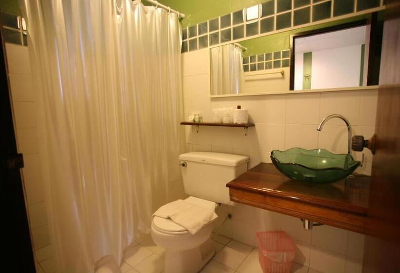 استودیوی استاندارد, Suan Ban Krut Beach Resort