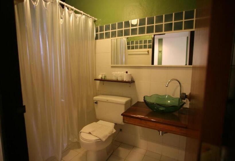 استودیوی استاندارد, Suan Ban Krut Beach Resort