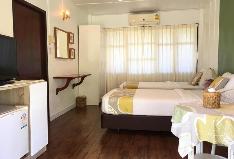 استودیوی استاندارد, Suan Ban Krut Beach Resort