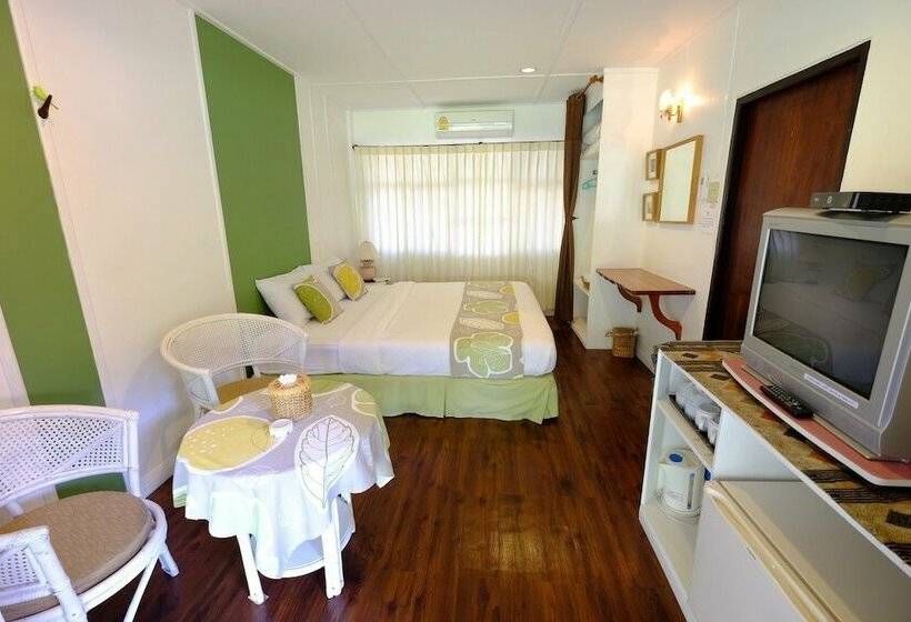 استودیوی استاندارد, Suan Ban Krut Beach Resort