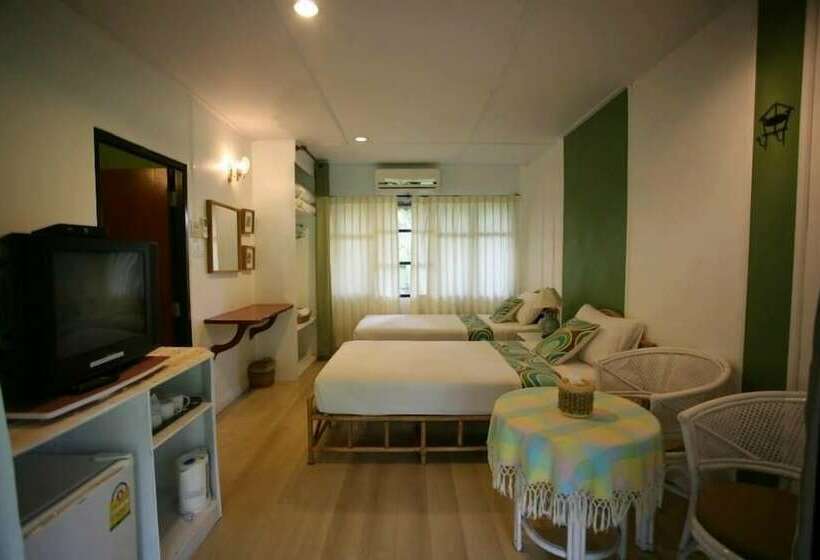 استودیوی استاندارد, Suan Ban Krut Beach Resort