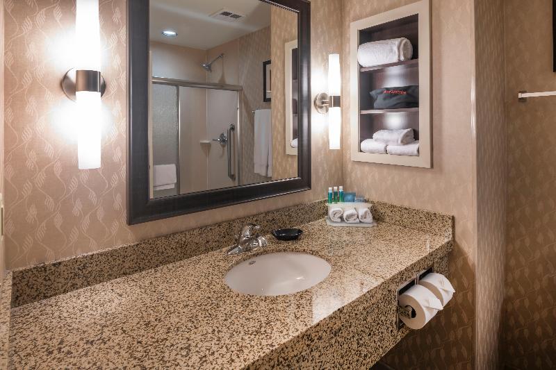 Люкс Кровать Кинг, Holiday Inn Express Hays, An Ihg