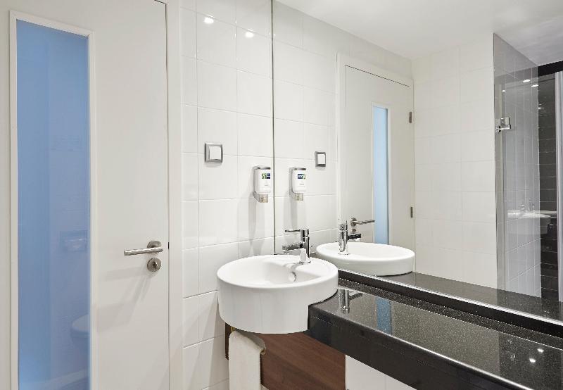 Номер Стандарт, Holiday Inn Express Lisbon Alfragide, An Ihg