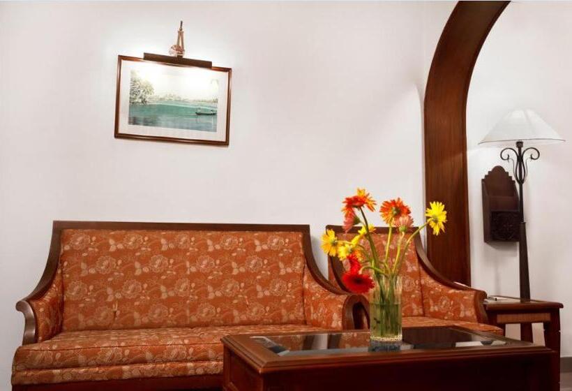 Hytte, Sterling Lake Palace Alleppey