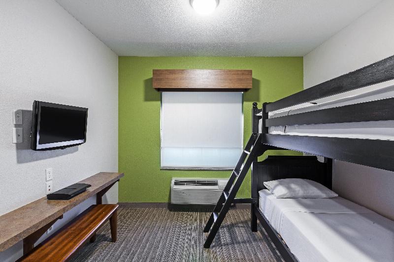 Люкс Кровать Кинг, Holiday Inn Express & Suites Tulsa S Broken Arrow Hwy 51 By Ihg