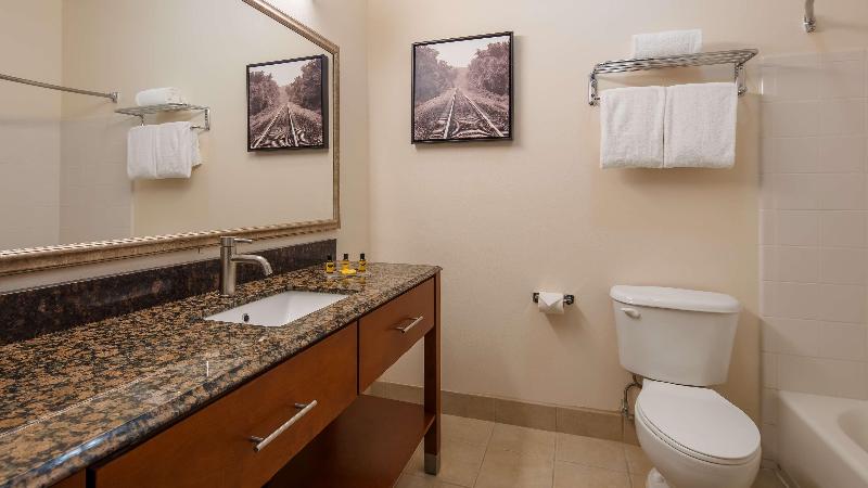 스위트 킹사이즈 침대, Best Western Plus Wakeeney Inn & Suites