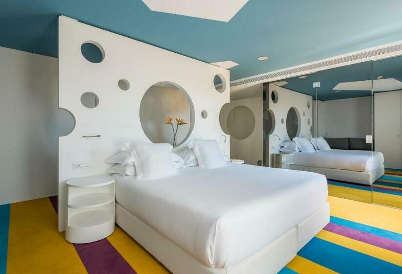 Люкс с Террасой, Room Mate Pau