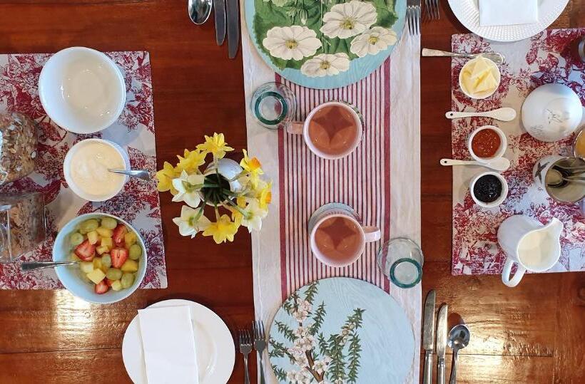 חדר דחוקס עם מיטת קינג, Dunluce Boutique B&b