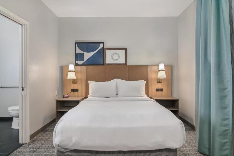 キングサイズベッドのスイートルーム, Staybridge Suites Tyler University Area, An Ihg