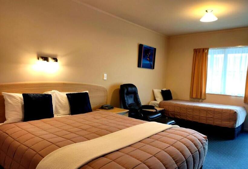 스탠다드 스튜디오, Braemar Motor Lodge