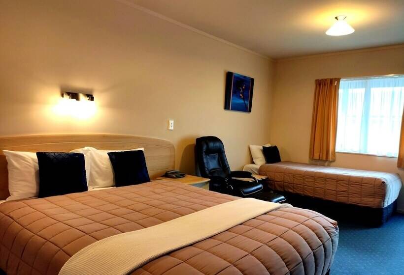 스탠다드 스튜디오, Braemar Motor Lodge