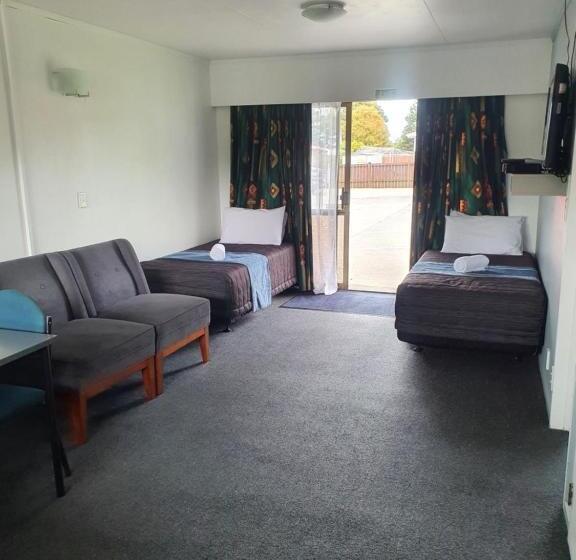 Семейные Апартаменты, Ohakune Court Motel