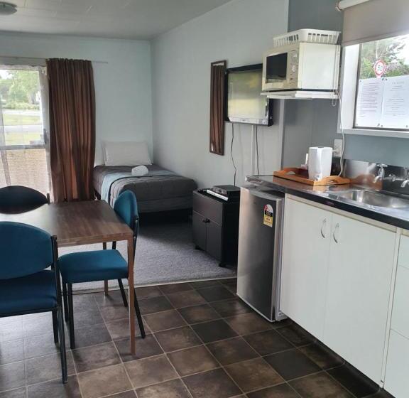 Студия Стандарт, Ohakune Court Motel