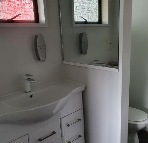 Студия Стандарт, Ohakune Court Motel