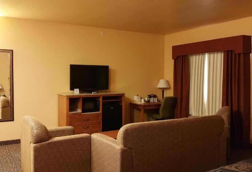 Deluxe Suite King Bed, Hiway Inn Express Of Broken Bow