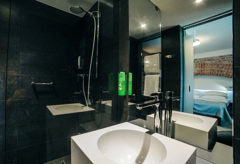 اتاق استاندارد, Q Hotel Grand Cru Gdańsk