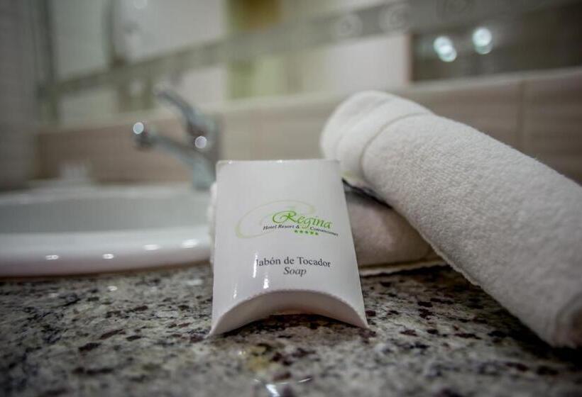 بانگلوی سوپریور, Regina Resort & Convenciones